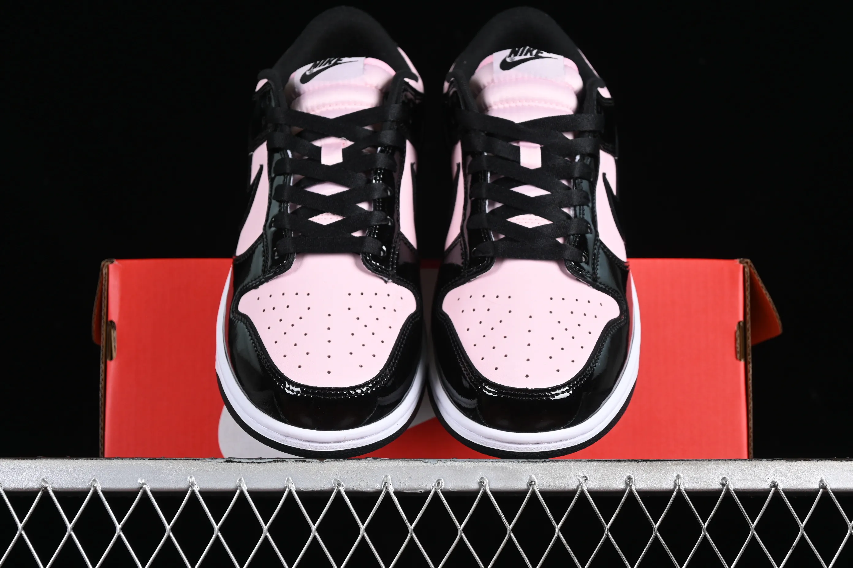 All categories Nk SB Dunk series Nk SB Dunk Low low-top sneakers Nk Dunk Low "Pink Black" black pink SB low-top sports and leisure sneakers DJ9955-600
